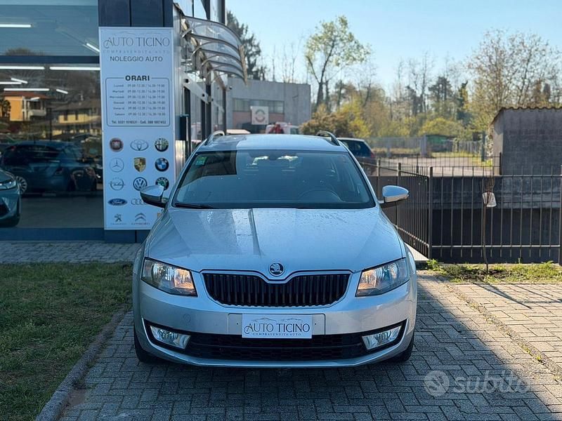 Usata Skoda Octavia Elegance 105 CV (77 kW) 2014 Grigio Utilitaria