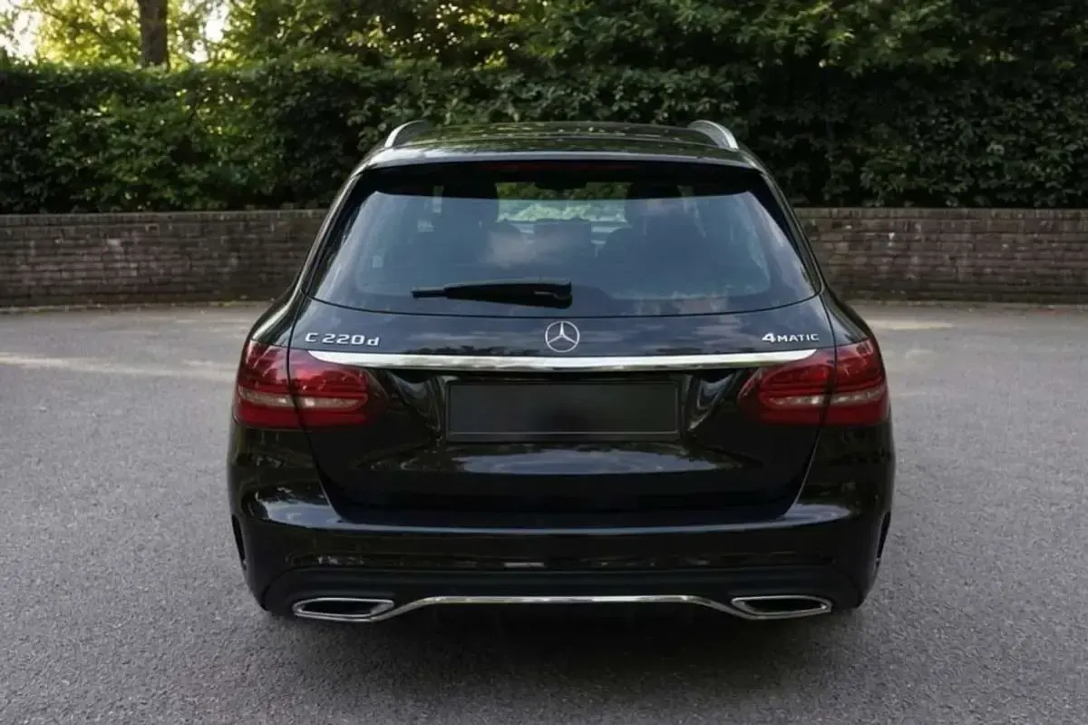 Usata Mercedes C220 194 CV (142 kW) 2019 Nero Station wagon