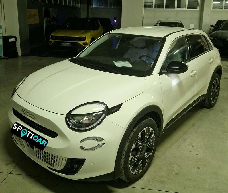 Bianco Usata 2025 Fiat 600 La Prima SUV | 23.500 € - Immagine 1/4