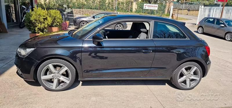 Usata Audi A1 Ambition 122 CV (89 kW) 2011 Nero Utilitaria