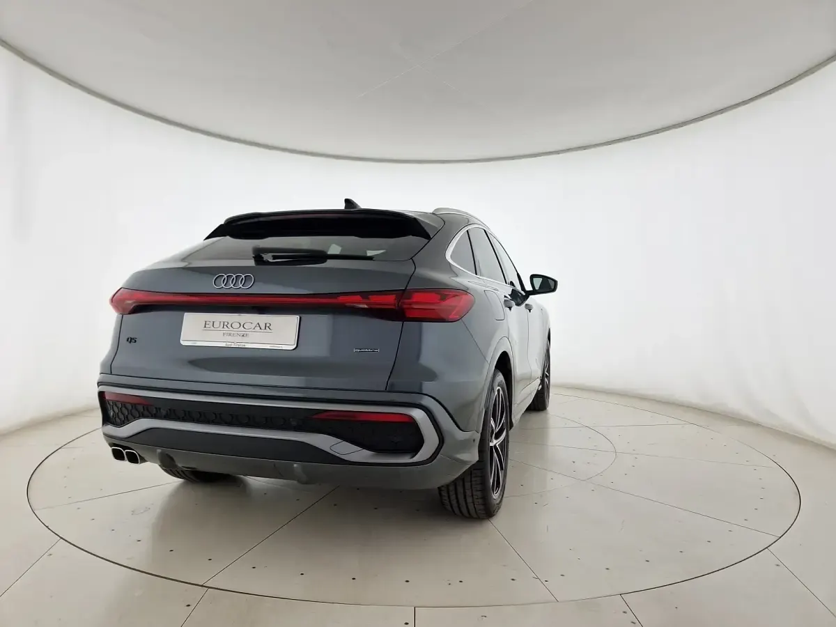 Usata Audi Q5 Sportback S-Line 204 CV (150 kW) 2025 Grigio daytona perlato SUV