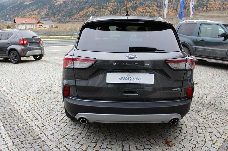 Usata Ford Kuga Titanium X 190 CV (139 kW) 2023 Grigio scuro SUV