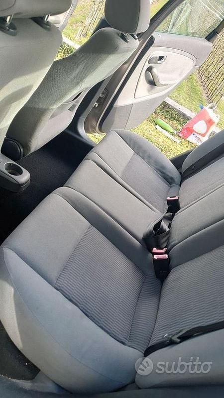 Usata Seat Ibiza 101 CV (74 kW) 2004 Grigio Utilitaria