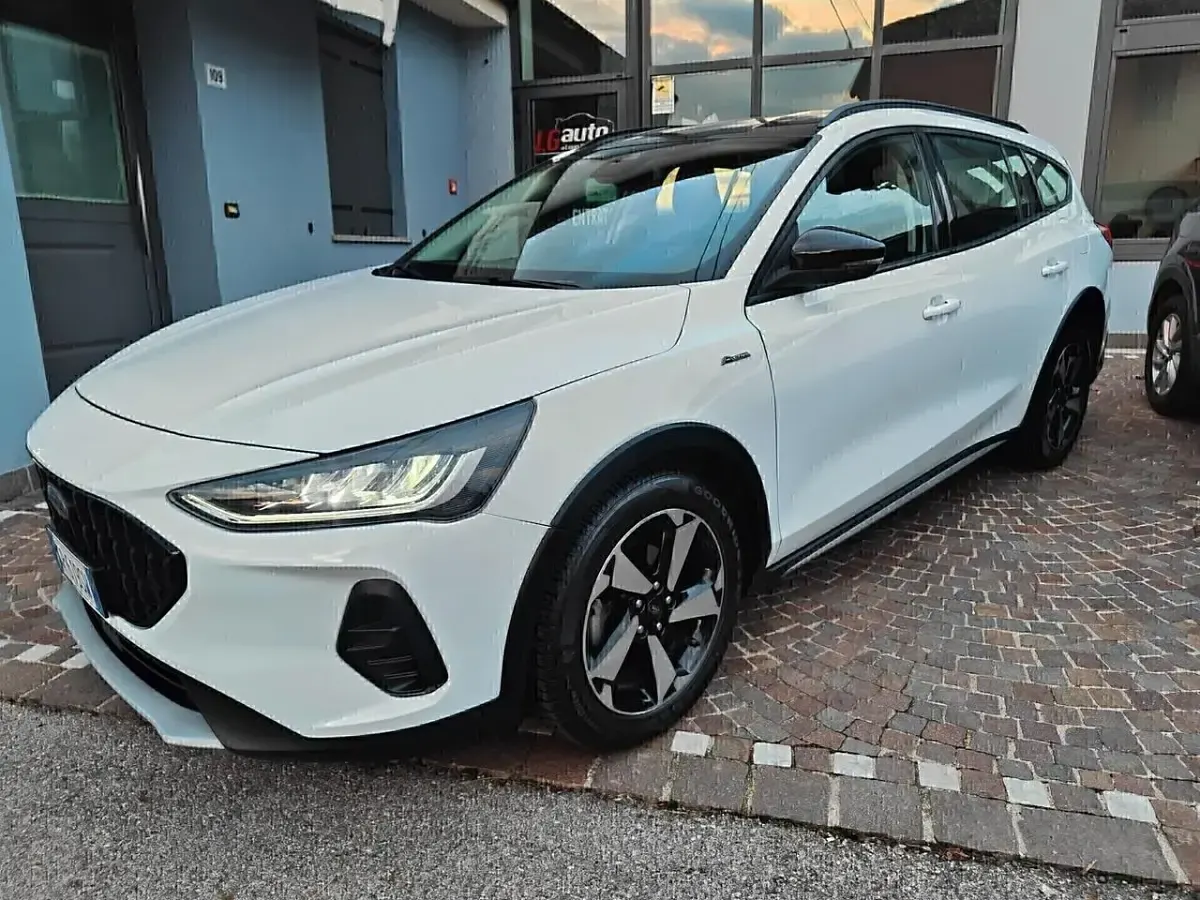 Usata Ford Focus Active 125 CV (91 kW) 2023 Bianco Station wagon