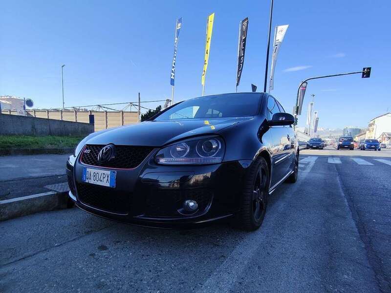 Usato 2006 VW Golf V 2.0 Benzin 200 CV (7.990 €)