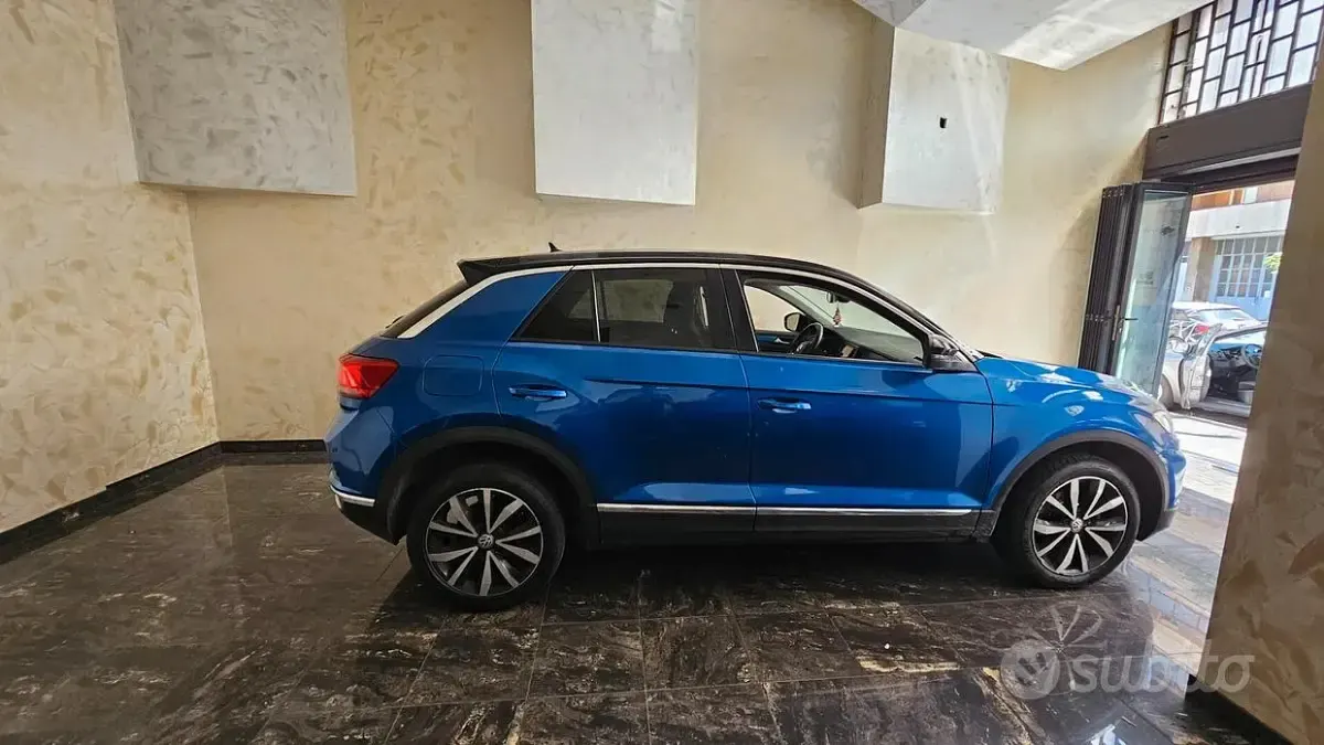 Usata VW T-Roc Style 116 CV (85 kW) 2018 Bluazzurro SUV