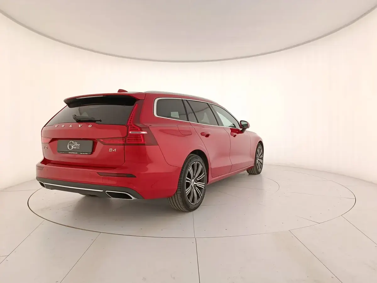 Usata Volvo V60 Inscription 197 CV (144 kW) 2021 Rosso met Station wagon