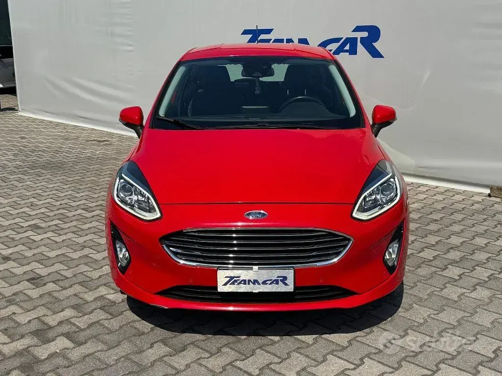 Usata Ford Fiesta Titanium 101 CV (74 kW) 2018 Rosso Utilitaria