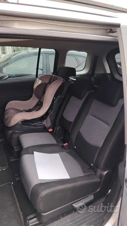 Usata Mazda 5 145 CV (106 kW) 2006 Grigio Monovolume