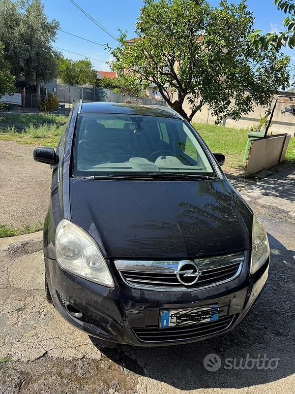 Usata 2010 Opel Zafira Monovolume | 1000 € (Super prezzo) - Immagine 1/4