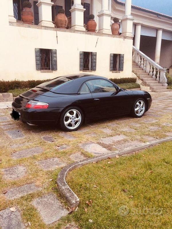 Usata Porsche 996 300 CV (220 kW) 1998 Nero Cabrio
