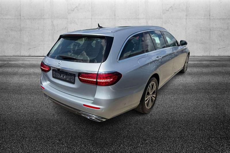 Usata Mercedes E220 Business 194 CV (142 kW) 2021 Argento Station wagon