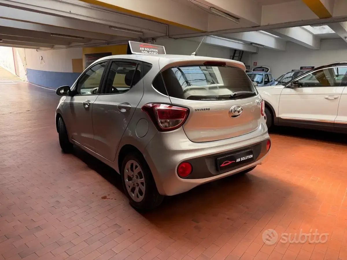 Usata Hyundai i10 67 CV (49 kW) 2017 Grigio Utilitaria