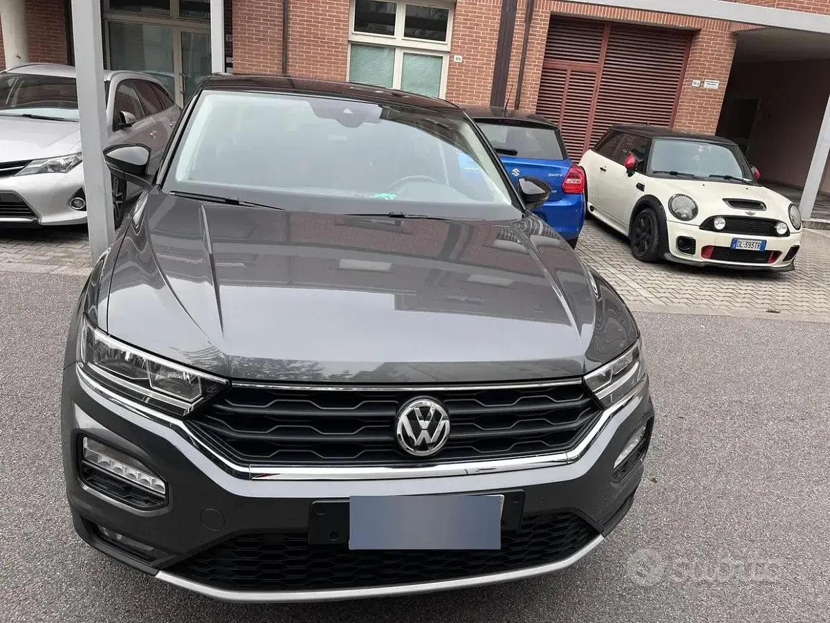 Usata VW T-Roc 150 CV (110 kW) 2019 Nero SUV