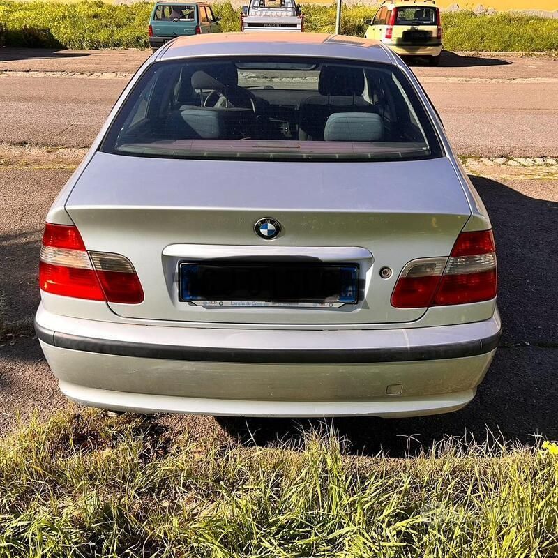 Usata BMW 318 115 CV (84 kW) 2003 Grigio Berlina