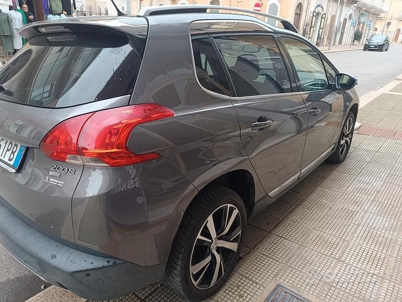 Usata Peugeot 2008 Allure 92 CV (67 kW) 2015 Grigio SUV