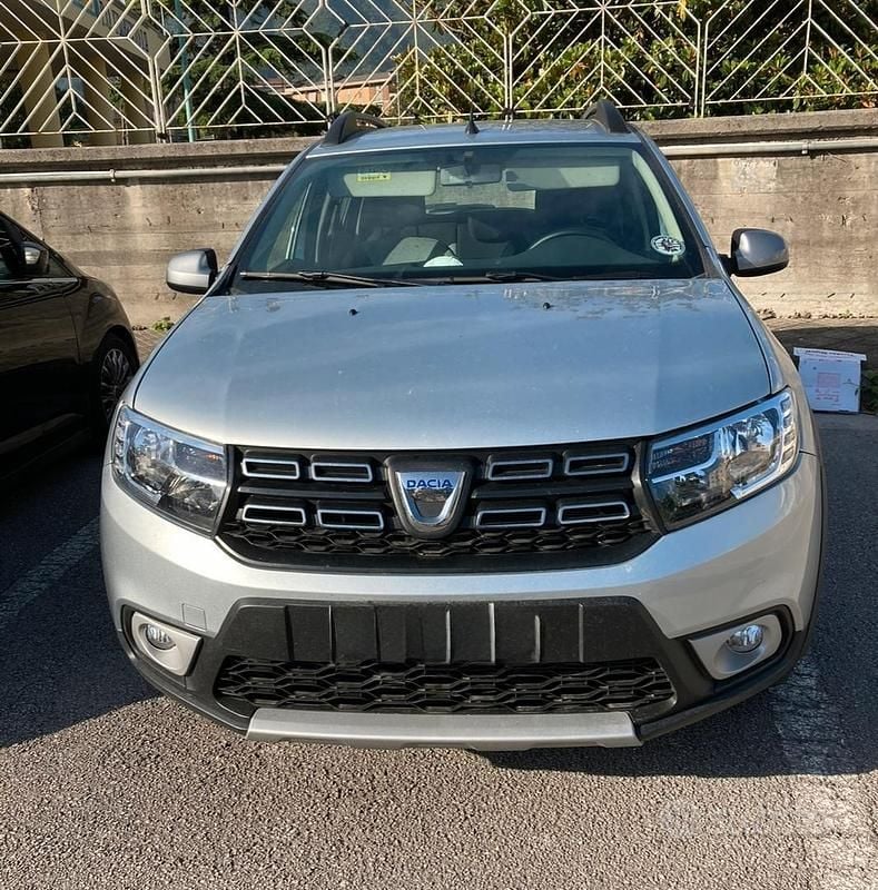 Usata Dacia Sandero Stepway 95 CV (69 kW) 2020 Grigio Utilitaria
