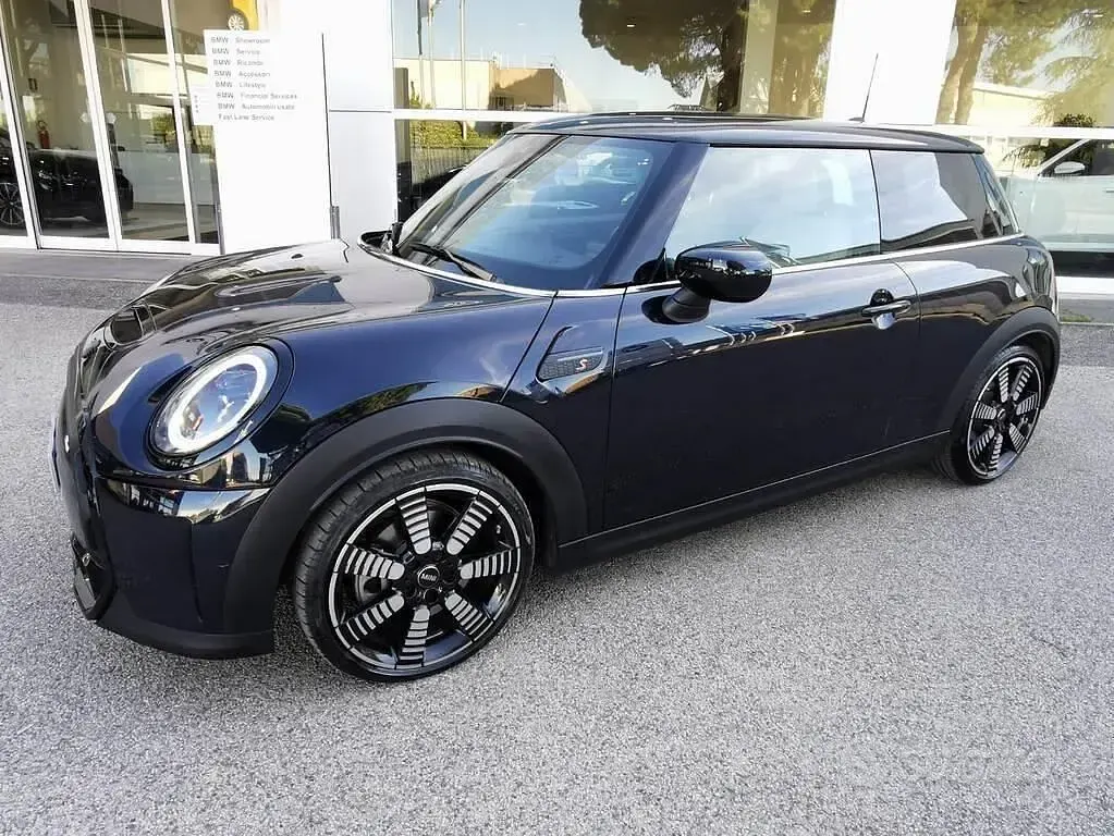 Usata Mini Cooper S 178 CV (130 kW) 2023 Nero Utilitaria
