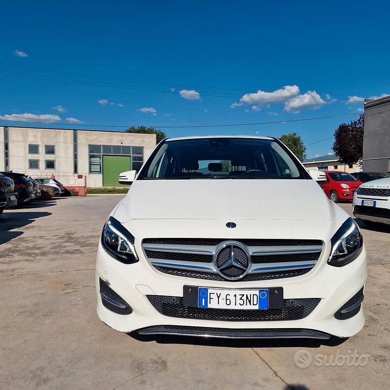 Usata Mercedes B180 116 CV (85 kW) 2019 Bianco Monovolume
