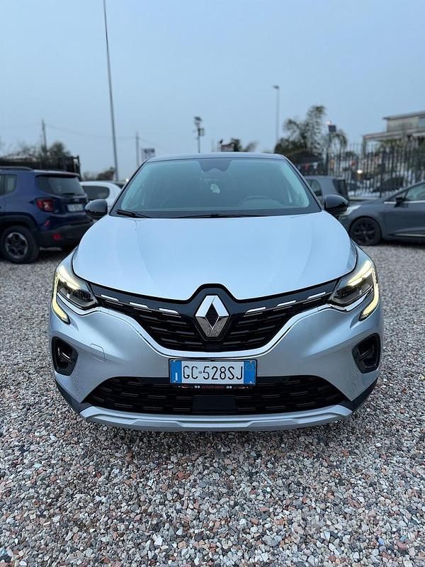 Usado Renault Captur 101 CV (74 kW) 2020 Gris SUV