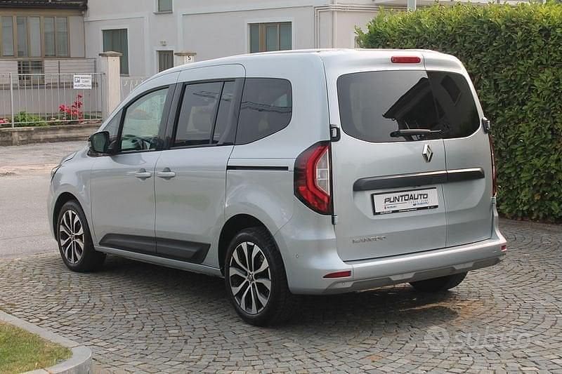Usata Renault Kangoo Equilibre 116 CV (85 kW) 2023 Grigio Monovolume