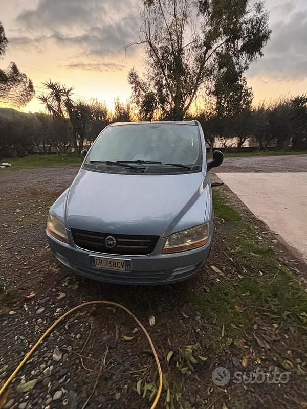 Usata Fiat Multipla 120 CV (88 kW) 2005 Blu Monovolume