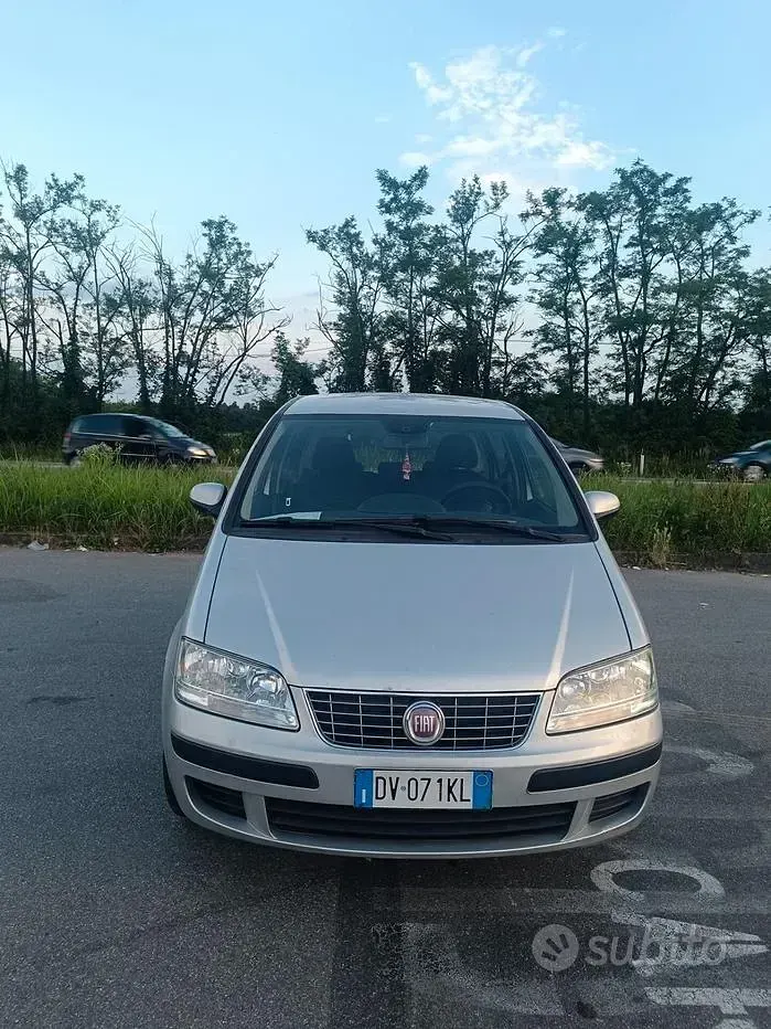 Usata Fiat Idea 80 CV (58 kW) 2009 Grigio Monovolume