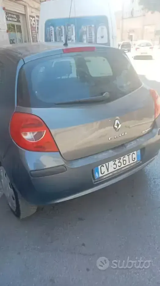 Usata Renault Clio 75 CV (55 kW) 2005 Grigio Utilitaria