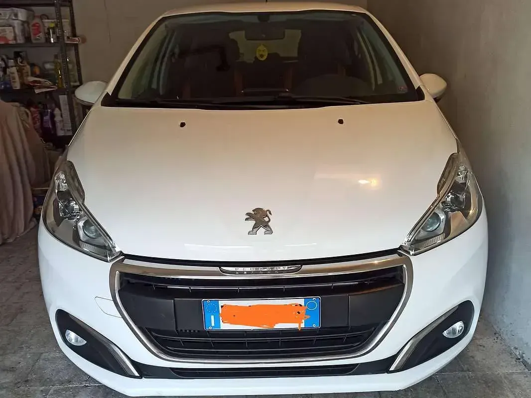 Usata Peugeot 208 Active 75 CV (55 kW) 2016 Bianco Utilitaria