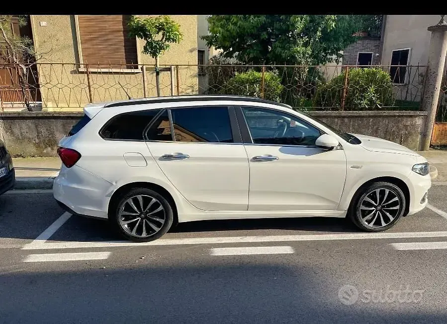 Usata Fiat Tipo 120 CV (88 kW) 2017 Bianco Station wagon
