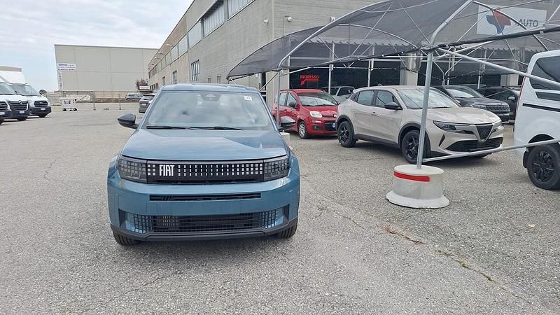 Nuova Fiat Grande Panda Icon 101 CV (74 kW) 2025 Blu/azzurro Utilitaria