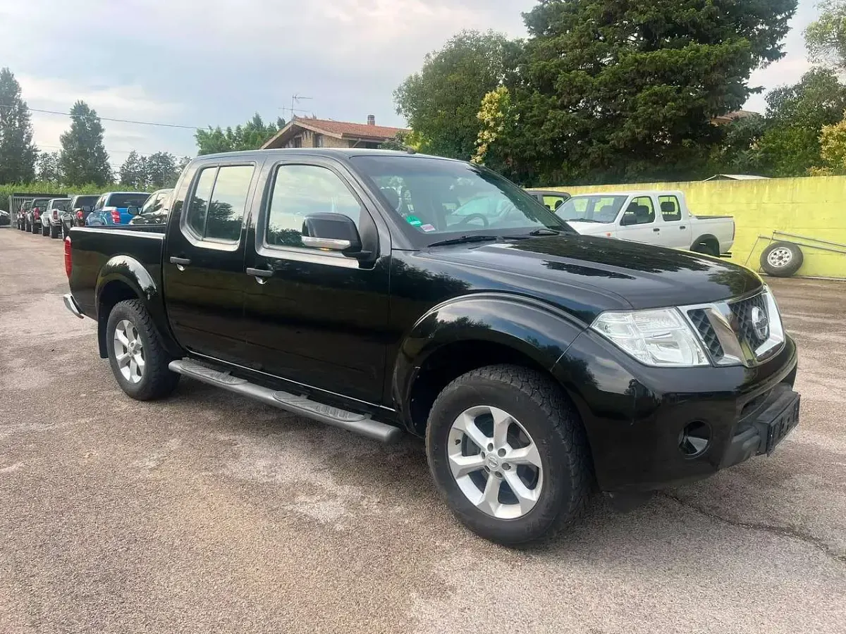 Usata Nissan Navara 190 CV (139 kW) 2013 Nero Pick-up