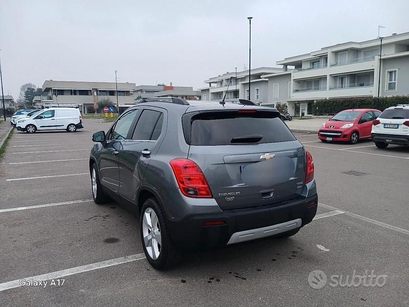 Usata Chevrolet Trax 140 CV (102 kW) 2013 Grigio SUV