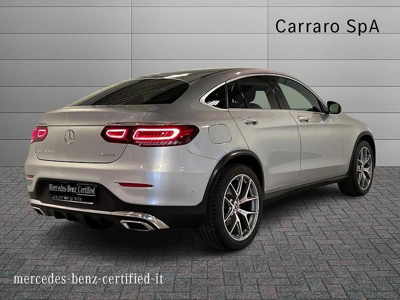 Usata Mercedes GLC300 Premium 245 CV (180 kW) 2022 Argento metallizzato Coupé