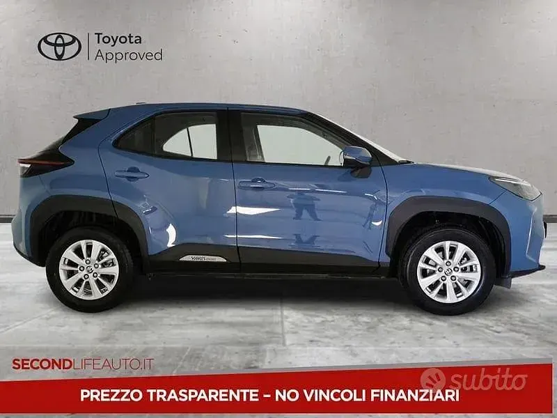 Begagnad Toyota Yaris Cross Active 92 HK (67 kW) 2022 Blå SUV