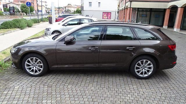 Usata Audi A4 Business Plus 190 CV (139 kW) 2018 Marrone Station wagon