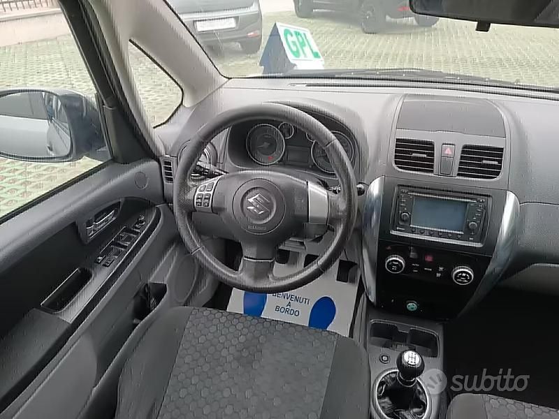 Usata Suzuki SX4 111 CV (81 kW) 2011 Grigio Station wagon
