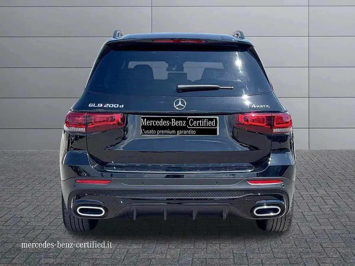 Usata Mercedes GLB200 AMG Line Premium 150 CV (110 kW) 2023 Nero metallizzato SUV