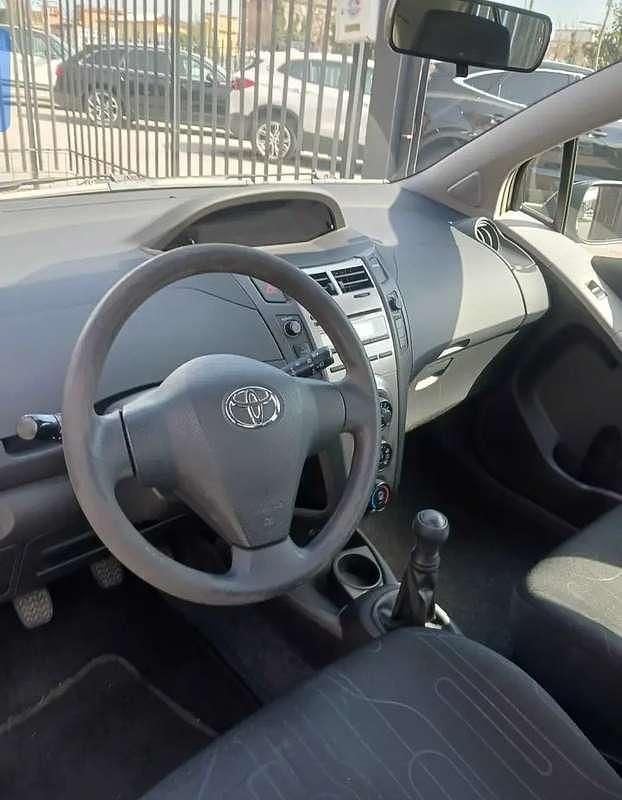 Usata Toyota Yaris 68 CV (50 kW) 2011 Utilitaria