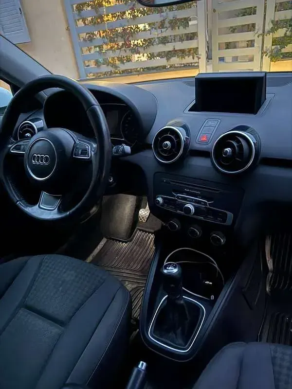 Usata Audi A1 Sportback Ambition 90 CV (66 kW) 2014 Bianco Utilitaria