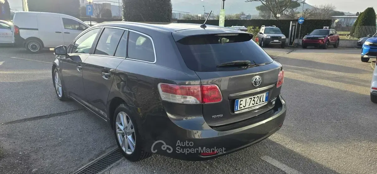Second-hand Toyota Avensis Plus 150 CP (110 kW) 2011 Gri Break