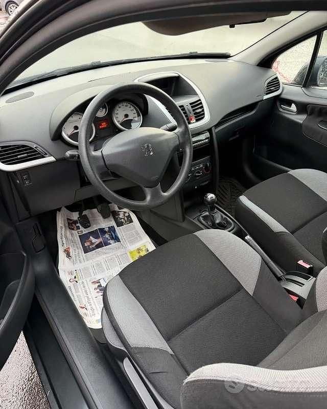 Usata Peugeot 207 68 CV (50 kW) 2010 Berlina