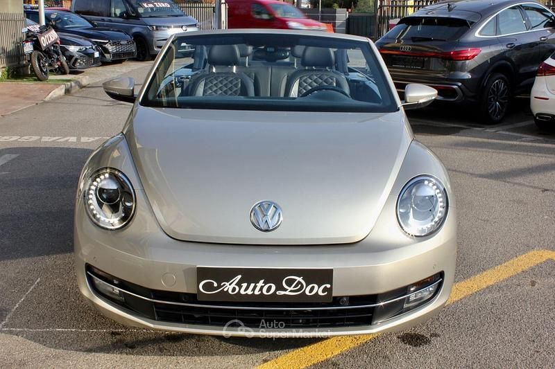 Usata VW Beetle Cabriolet 160 CV (117 kW) 2014 Marrone Cabrio