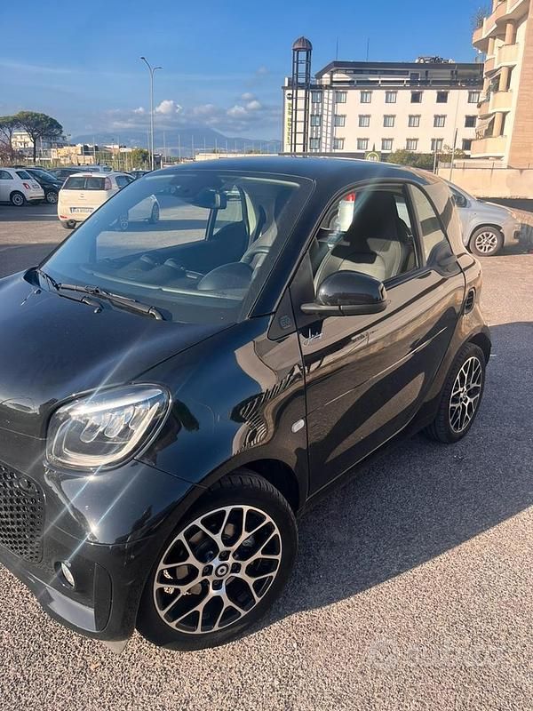 Nero Usata 2021 Smart ForTwo Coupé Utilitaria | 14.000 € - Immagine 1/4