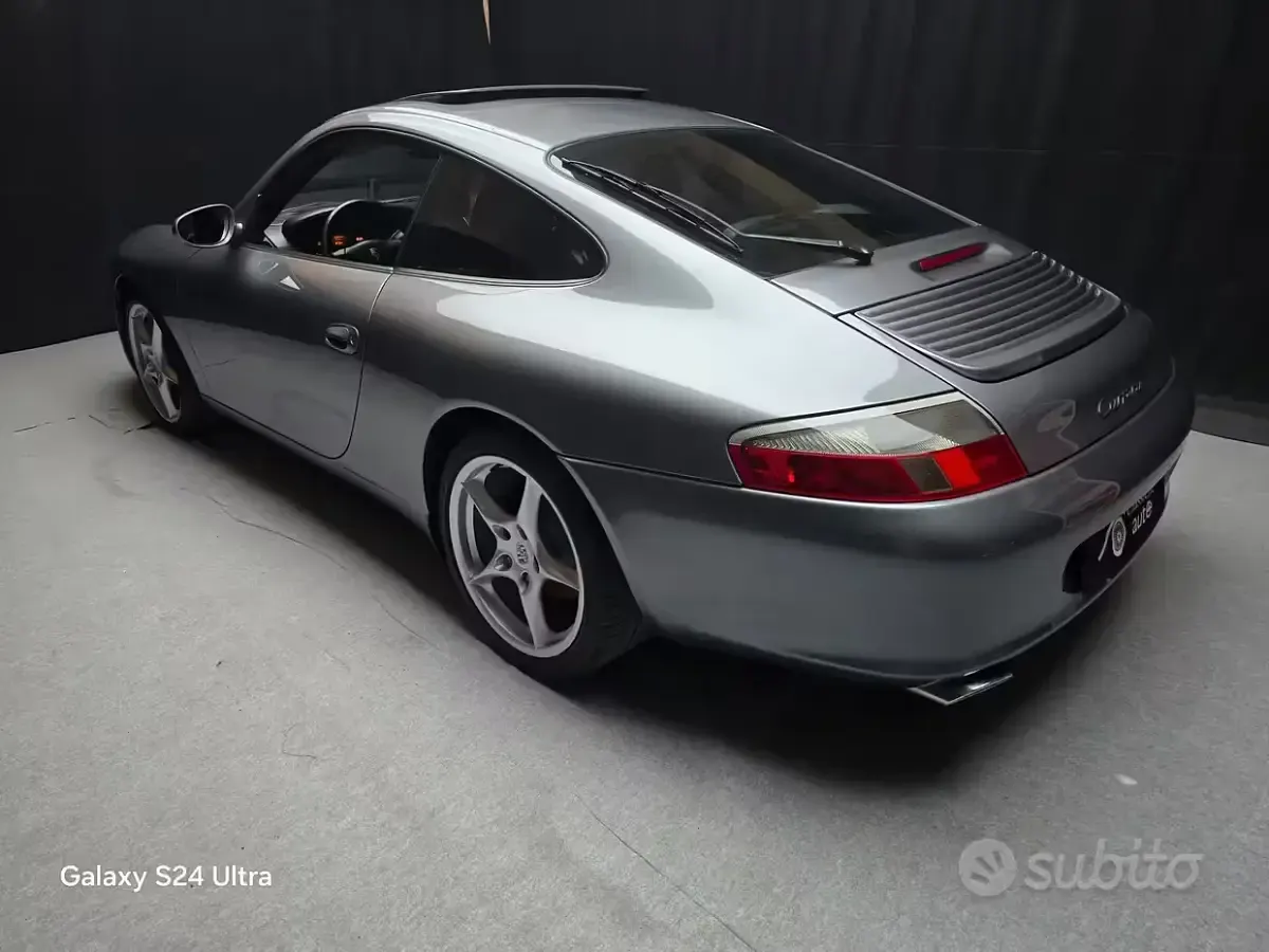 Usata Porsche 911 Carrera 320 CV (235 kW) 2002 Grigio Coupé