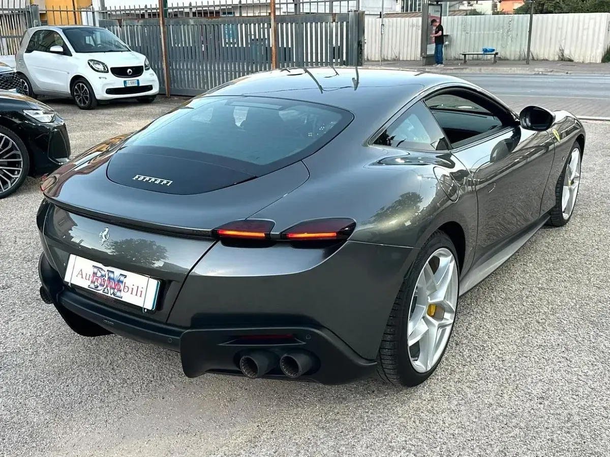 Usata Ferrari Roma 620 CV (456 kW) 2021 Grigio Coupé