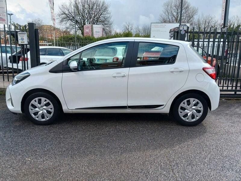 Bianco Usata 2020 Toyota Yaris Active Tre volumi | 12.900 € (Ottimo prezzo) - Immagine 1/4