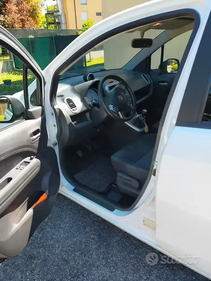 Usata Suzuki Splash 65 CV (47 kW) 2010 Bianco Utilitaria