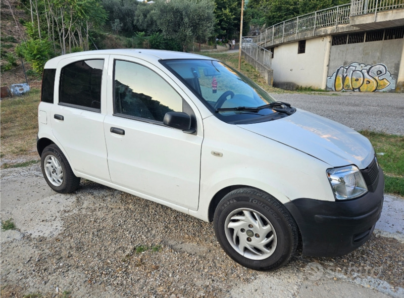 Usato 2005 Fiat Panda Benzin (2.100 €)