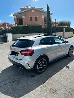 Usata Mercedes GLA200 Premium 136 CV (100 kW) 2019 Grigio SUV